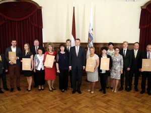 Siguldas Valsts ģimnāzijai Kronvalda balva un Latvijas Zvaigžņu reitinga apbalvojums