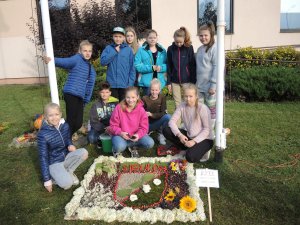 Siguldas 1.pamatskolā noslēdzies konkurss „Dabas paklājs” 