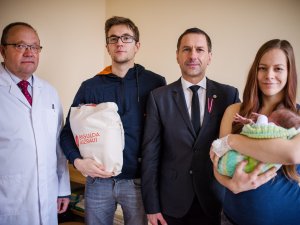 Siguldas slimnīcā sveikts 1000.dzemdībās pasaulē nākušais mazulis