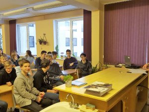 Siguldas Valsts ģimnāzijas skolēni mācās par finanšu pratību