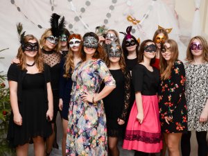 Siguldas pilsētas vidusskolā notikusi īpaša masku balle