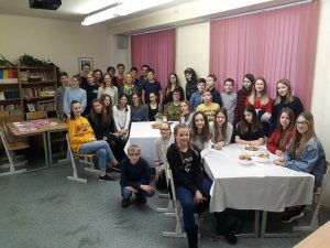 Siguldas Valsts ģimnāzijā ciemojas Laurenču sākumskolas skolēni