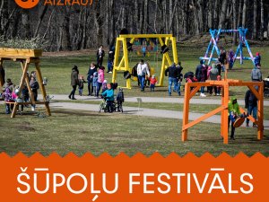 Šūpoļu festivālā Siguldā būs 100 unikālas šūpoles 