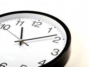 25.martā pulksteņa rādītāji jāpagriež vienu stundu uz priekšu