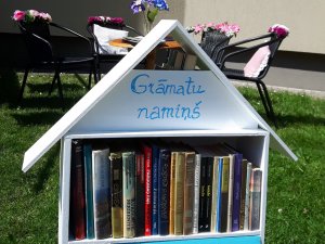  Siguldas novada bibliotēka atver āra lasītavu