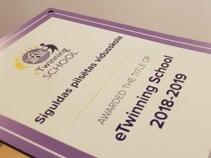 Siguldas pilsētas vidusskolai piešķir „eTwinning Skola” statusu