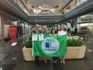 Bērnudārzs „Ieviņa” un 1.pamatskola saņem Ekoskolas balvu – Zaļo karogu