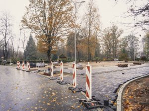 Noslēgumam tuvojas Miera ielas pārbūve un autostāvlaukuma izbūve pie Siguldas kapsētas