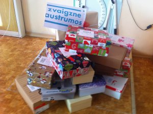 Siguldas Valsts ģimnāzijas skolēni sagatavo Ziemassvētku dāvanas labdarībai