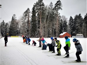 Siguldas novada izglītības iestāžu audzēkņi ziemu izmanto aktīvi slēpojot