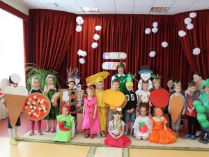 Bērnudārzā „Ieviņa” aizvadīta modes skate „Audzis Latvijā”