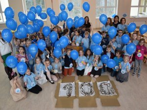 Laurenču sākumskolā atzīmēta pirmklasnieku 100.skolas diena