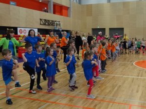 Draudzības sporta diena novada bērnudārzu sagatavošanas grupu bērniem