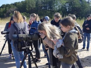 Siguldas 1. pamatskolas skolēni piedalās putnu vērošanā