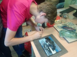 Siguldas 1. pamatskolas skolēni iepazīst stikla mākslu