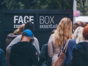 Janvārī būs vērojama laikmetīgās mākslas izstāde “Facebox”