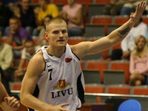 Siguldas Sporta centrā basketbola treniņu vadīs Renārs Zeltiņš