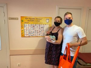 Siguldas slimnīcā tūkstošajās dzemdībās pasaulē nācis puisītis Teodors