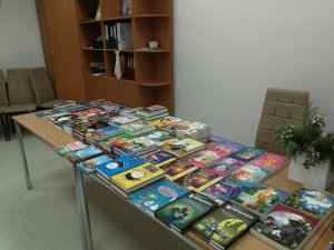 Siguldas 1. pamatskolas skolēni saņem grāmatas par mācību sasniegumiem