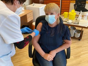 Siguldas slimnīcā uzsākta vakcinācija pret Covid-19