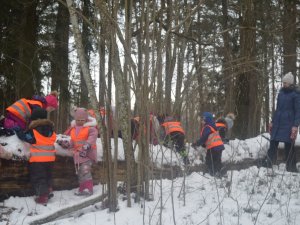 Bērnudārza “Pīlādzītis” bērni iepazīst Siguldas meža takas un mācās dabā