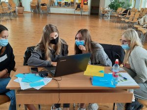 Siguldas pilsētas vidusskolā īsteno labbūtības projektu “Jaunietis jaunietim” 