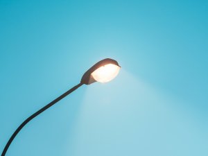 Rasts risinājums Inčukalna ielu apgaismojuma darbības stabilizēšanai