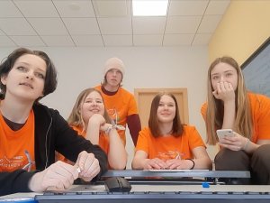 Siguldas Valsts ģimnāzijas skolēni konkursa “FIZMIX Eksperiments” finālā