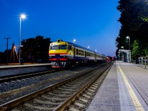 Turpmāk vilciena maršruta reiss Nr. 832 “Rīga–Sigulda” un “Sigulda–Rīga” piestās arī pieturā “Egļupe”