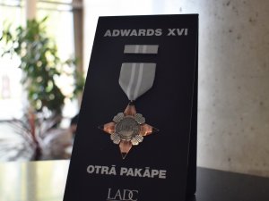 Anšlava Eglīša ekspozīcija saņem  “ADWARDS” ordeni