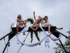 Siguldas svētkos pārsteigs akrobātikas stāsts “Trīs māsas” no Igaunijas