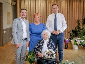 Siguldas novada pašvaldība sveic simtgadnieci