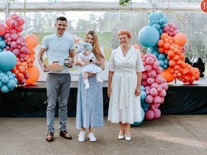 Medaļu “Esmu dzimis Siguldas novadā” saņēmuši 2023. gada pirmajā pusgadā dzimušie mazuļi