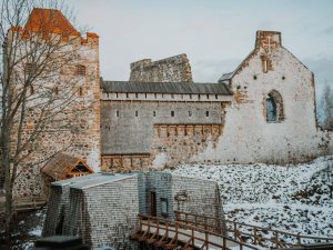 Noslēgušies apjomīgie Livonijas ordeņa Siguldas pils vēsturiskā mūra atjaunošanas darbi
