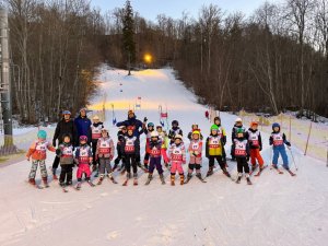 Kordes slēpošanas trasē aizvadīta Pasaules Sniega diena bērniem